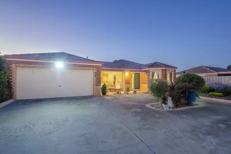 8 Loire Close, Hoppers Crossing VIC 3029