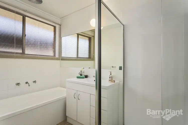Fifth view of Homely house listing, 17 Botanic Court, Bundoora VIC 3083
