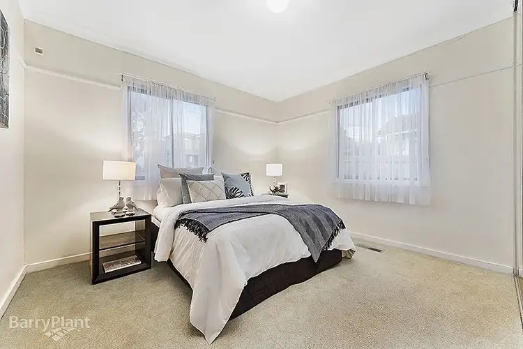 Fifth view of Homely house listing, 33 Jindabyne Avenue, Chadstone VIC 3148