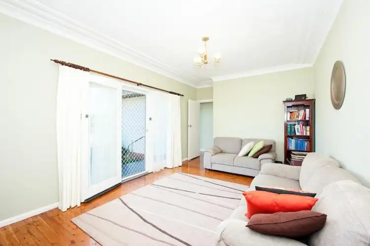 19 Albion Street, Umina Beach NSW 2257