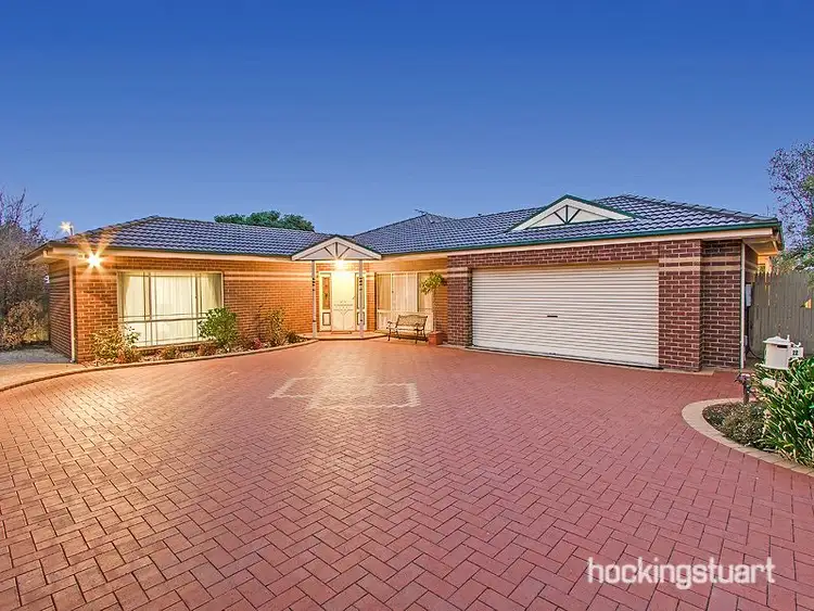 12 Emerald Court, Caroline Springs VIC 3023