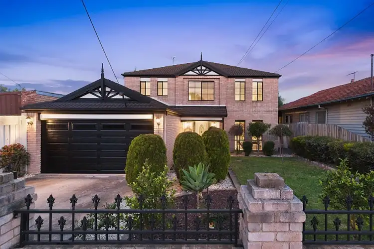 16 Hillside Avenue, Northcote VIC 3070
