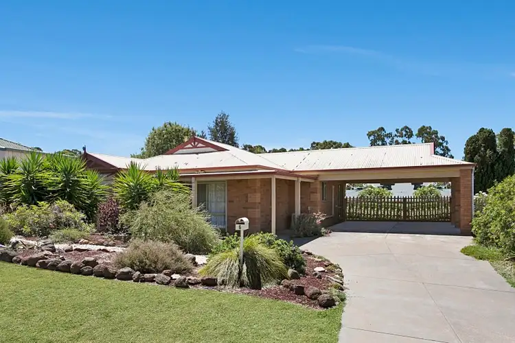 6 Julie Court, Kangaroo Flat VIC 3555
