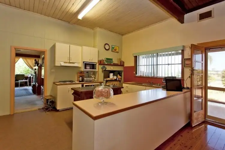 Sixth view of Homely house listing, 6 Clive Court, Table Top NSW 2640