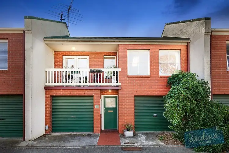 16 Bradfield Lane, Kensington VIC 3031