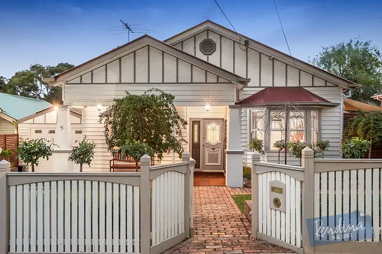 5 Woodvale Grove, Essendon VIC 3040