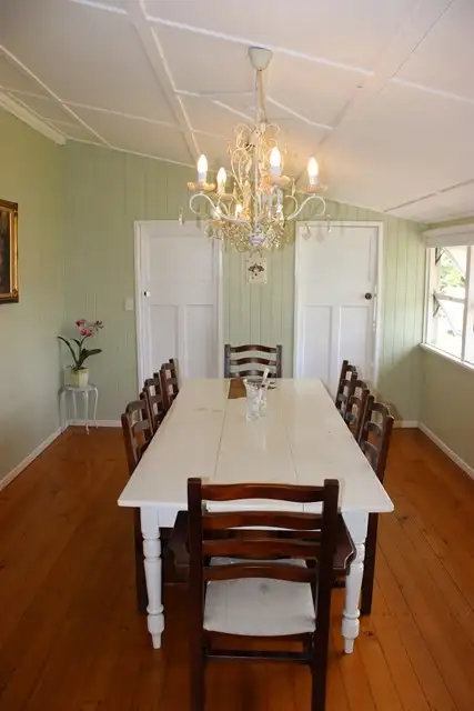 20 Easton Street, Silkstone QLD 4304