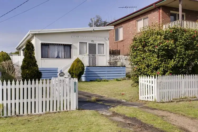 101 Third Avenue, Rosebud VIC 3939