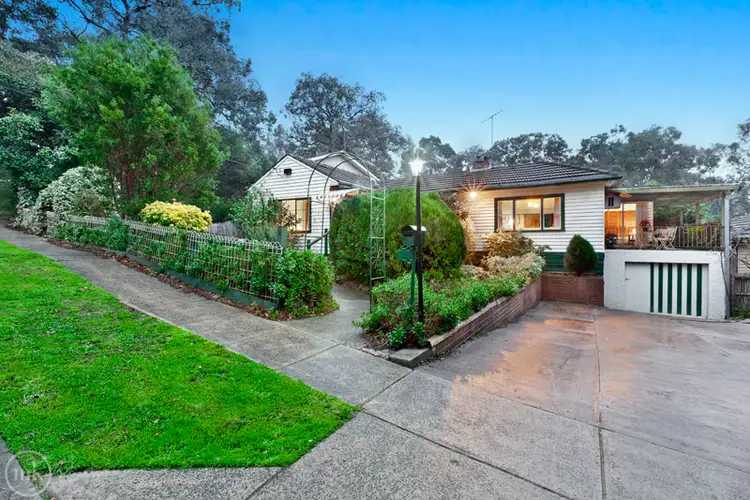 17 Baldwin Avenue, Montmorency VIC 3094