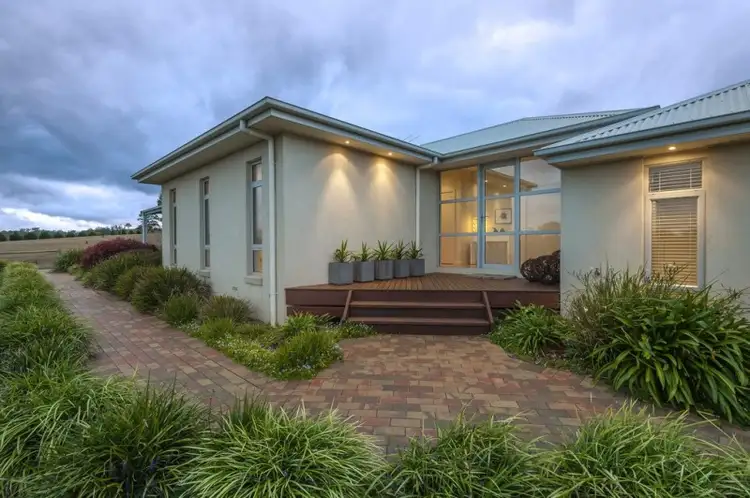 701 Mount William Road, Lancefield VIC 3435