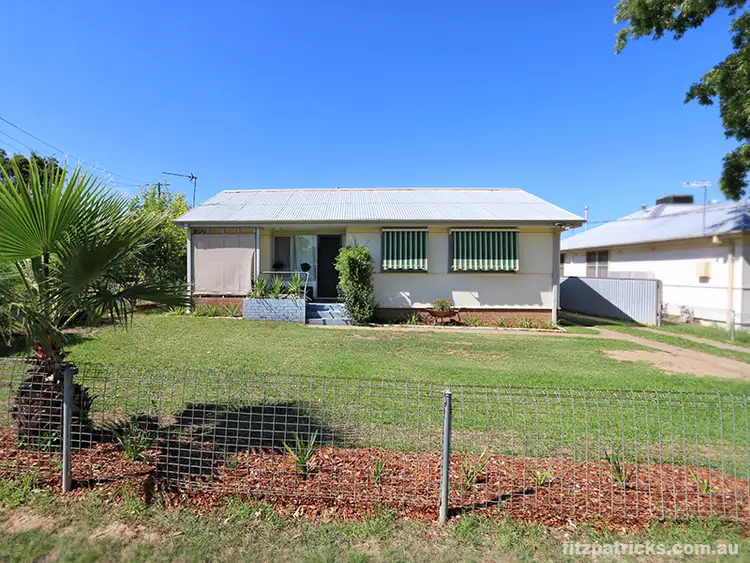 26 McKell Avenue, Mount Austin NSW 2650