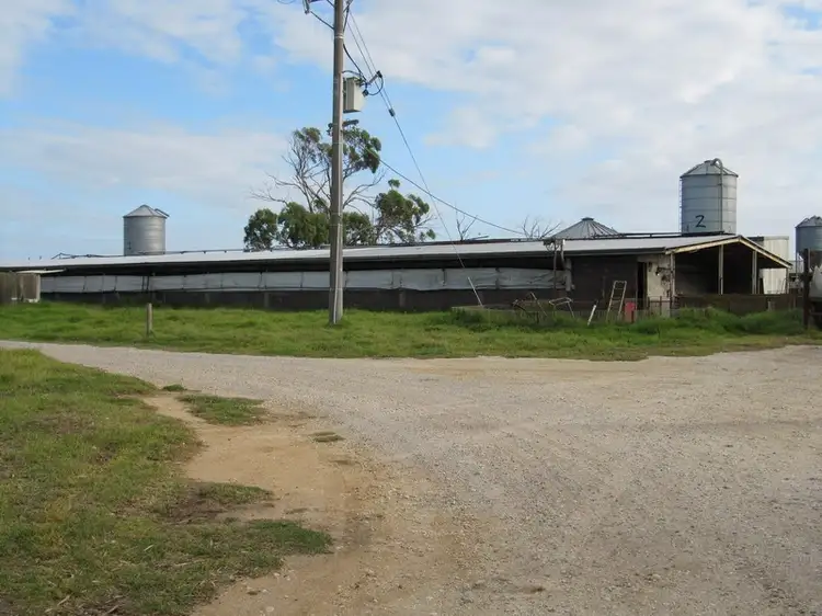 67 Carrs Creek Road, Longford VIC 3851