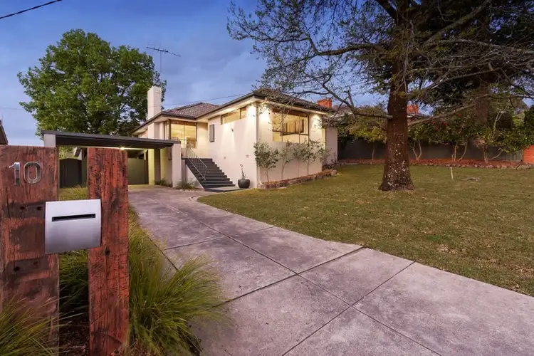 10 Rosebank Avenue, Ringwood North VIC 3134