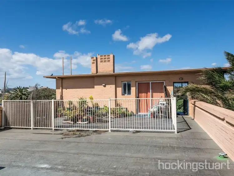 19/11 Marine Parade, St Kilda VIC 3182