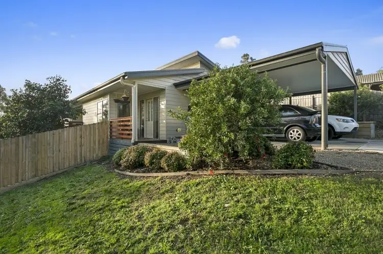 1 / 20 Old Warburton Road, Seville VIC 3139