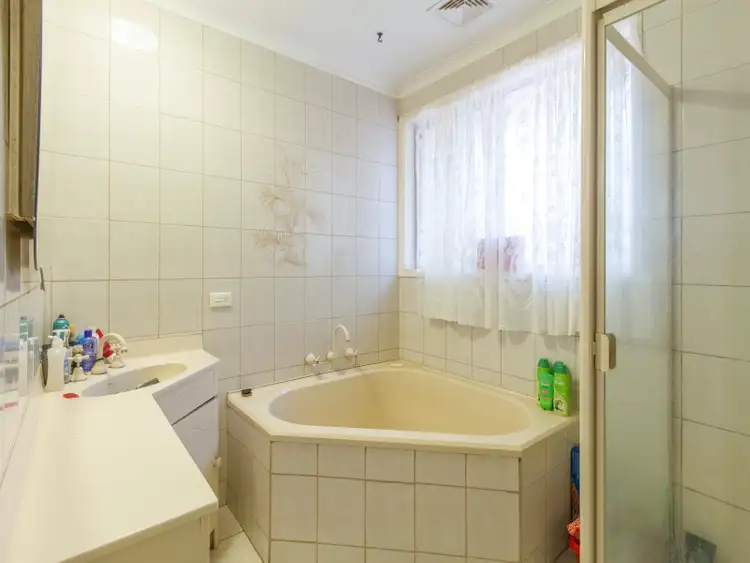 Fifth view of Homely house listing, 10 Lucerne Crescent, Frankston VIC 3199