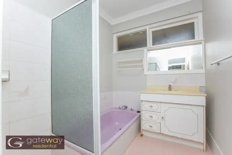 Seventh view of Homely house listing, 6 Kari Court, Camillo WA 6111