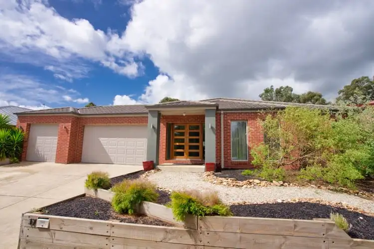 17 Sailors Gully Boulevard, Mount Clear VIC 3350