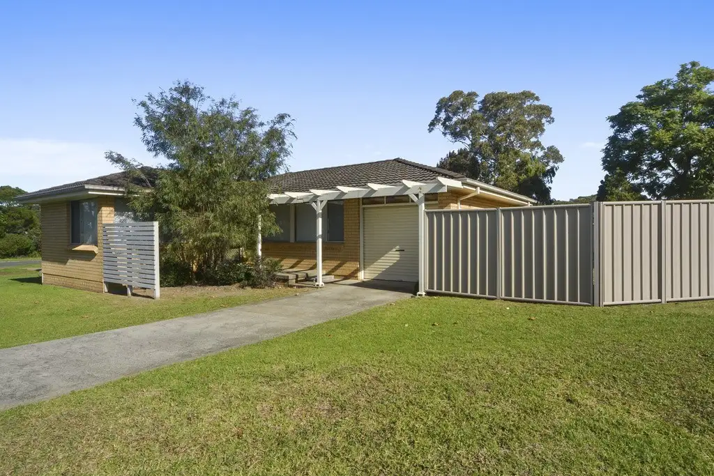 Main view of Homely house listing, 1 Farrar Drive, North Nowra NSW 2541
