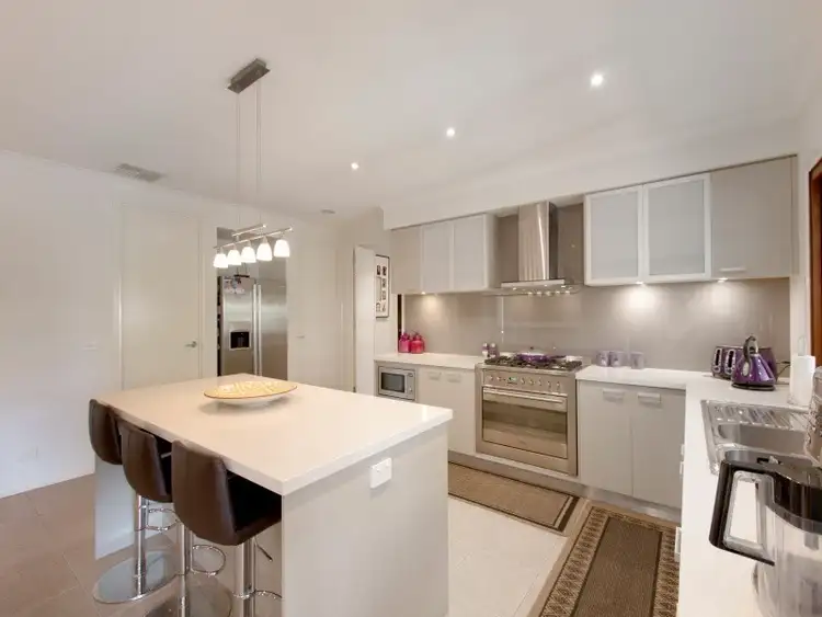 13 Corowa Place, Sandhurst VIC 3977