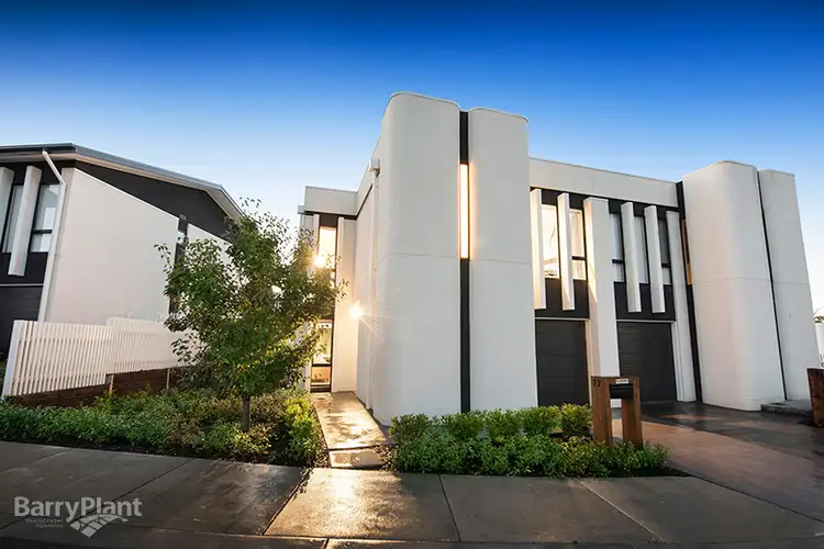 Main view of Homely house listing, 22 Edinburgh Circuit, Bundoora VIC 3083