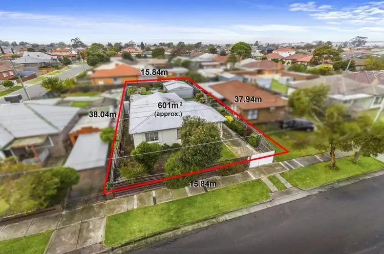 30 Camperdown Avenue, Sunshine North VIC 3020