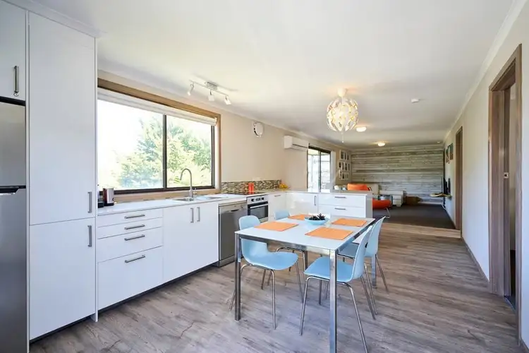 4 MCINDOE AVENUE, Venus Bay VIC 3956