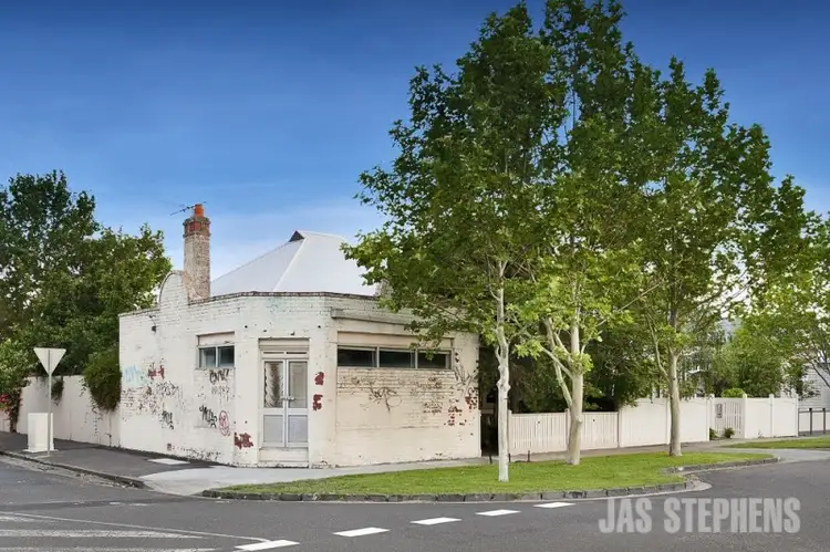 31 Hamilton Street, Seddon VIC 3011
