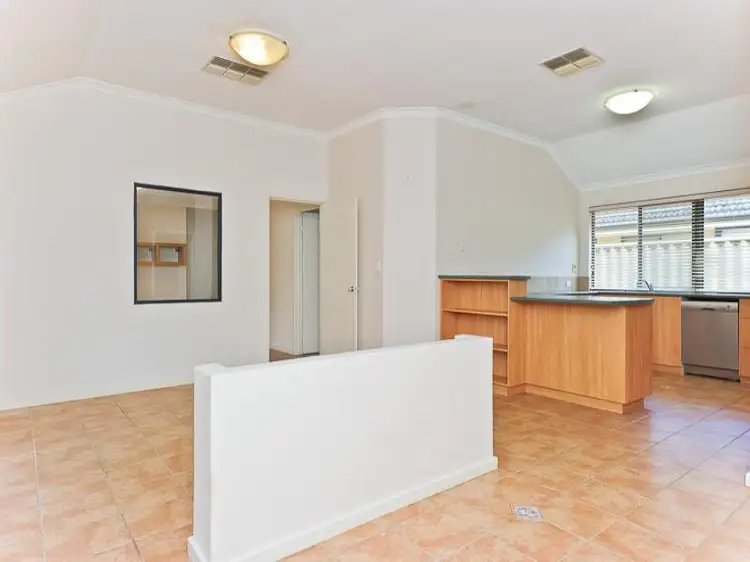 Fourth view of Homely house listing, 6 Florrie Court, Cloverdale WA 6105