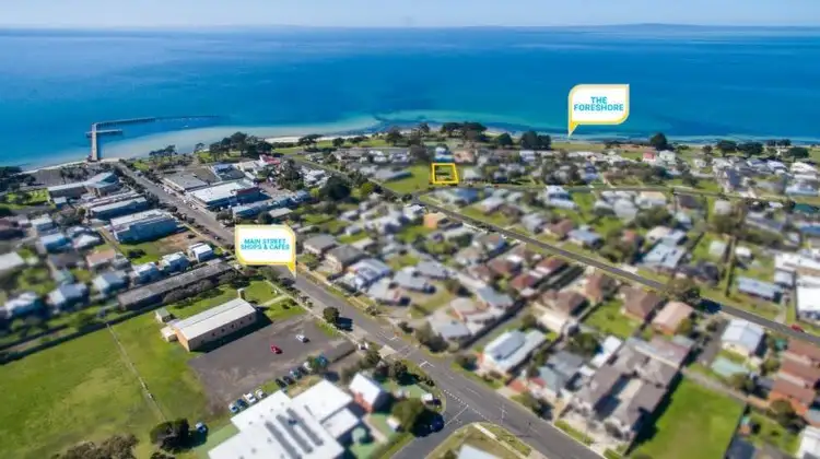 3 St Leonards Parade, St Leonards VIC 3223