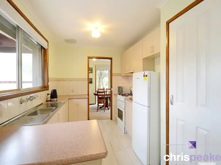 Sixth view of Homely house listing, 2 Maculosa Court, Endeavour Hills VIC 3802