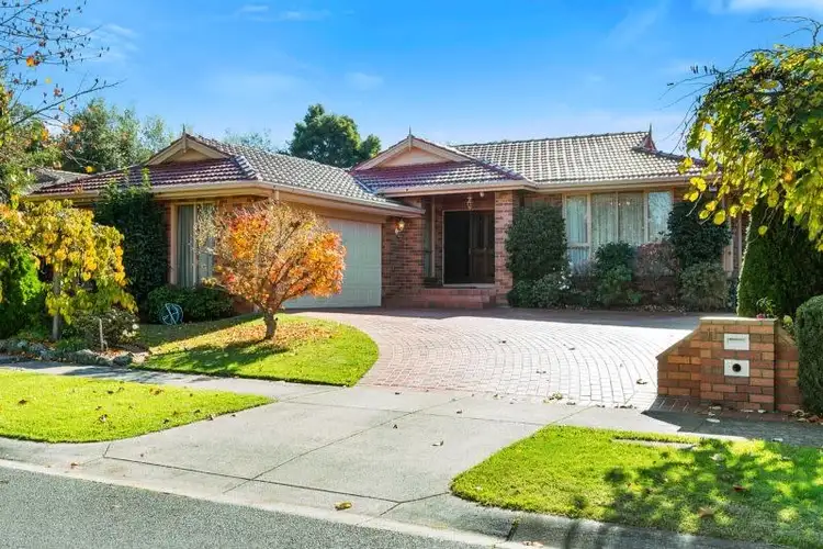 11 Pioneer Close, Vermont South VIC 3133