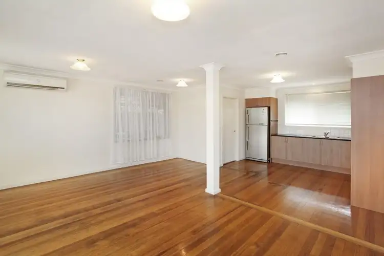 Fifth view of Homely house listing, 4 Sheldon Court, Gladstone Park VIC 3043