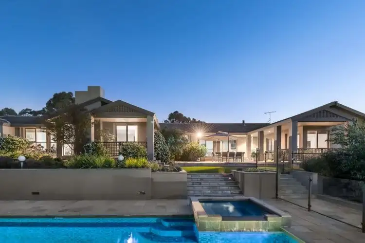 Second view of Homely house listing, 2 Joslyn Drive, Research VIC 3095