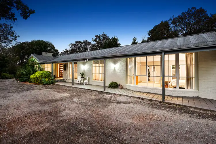 22 Brenda Road, Research VIC 3095