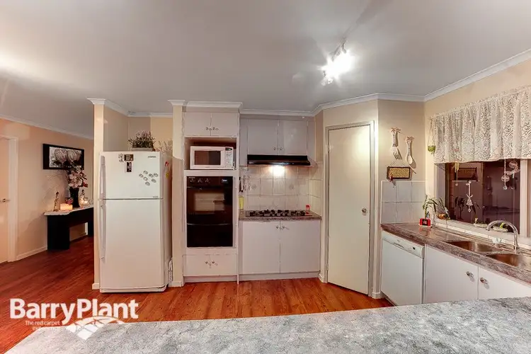 Fifth view of Homely house listing, 32 Samantha Crescent, Cranbourne North VIC 3977