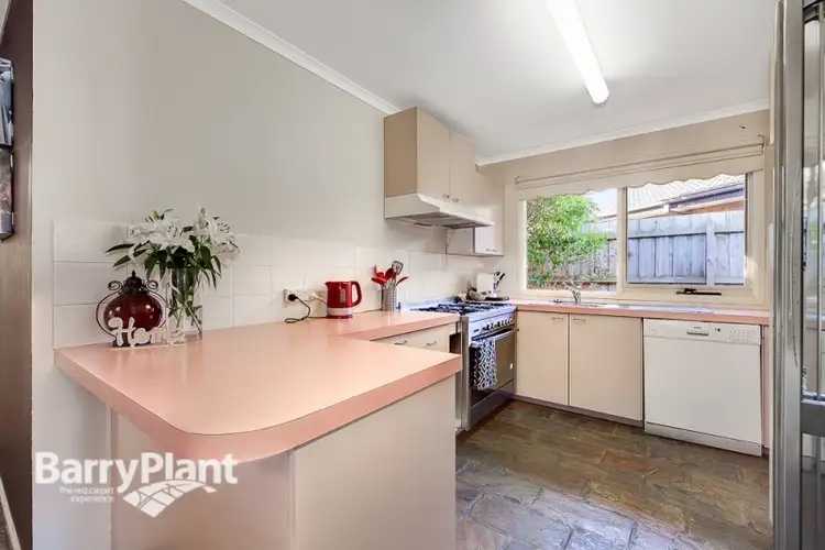 Fifth view of Homely house listing, 10 Yew Court, Cranbourne North VIC 3977