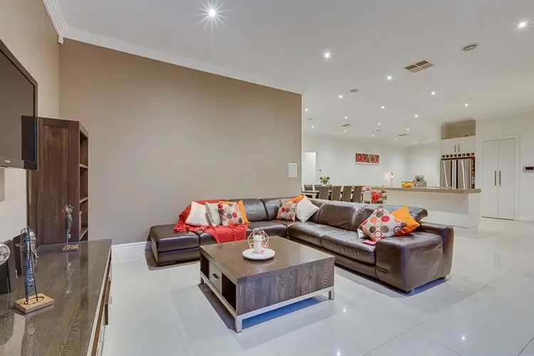 Fifth view of Homely house listing, 21 Lancelot Court, Hillside VIC 3037