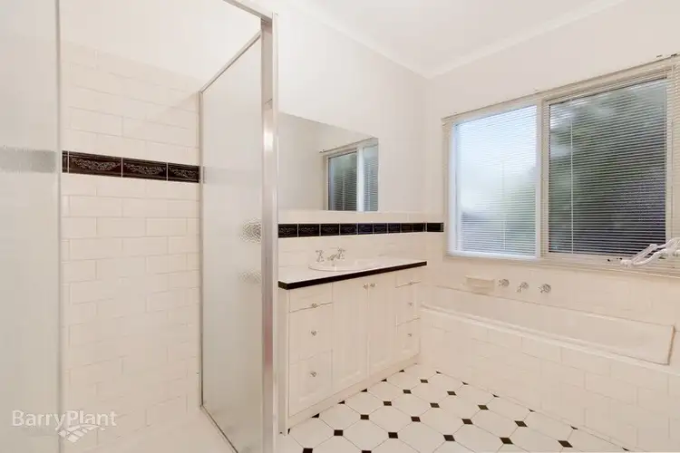 Seventh view of Homely house listing, 20 Allunga Parade, Berwick VIC 3806