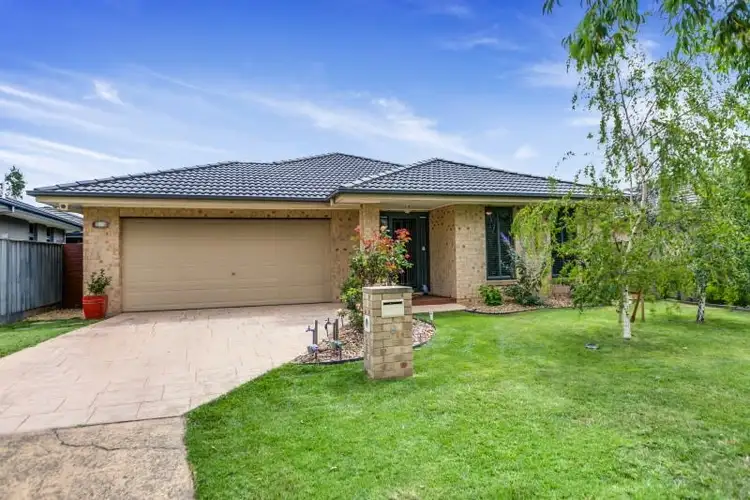 9 Cunningham Crescent, Sandhurst VIC 3977