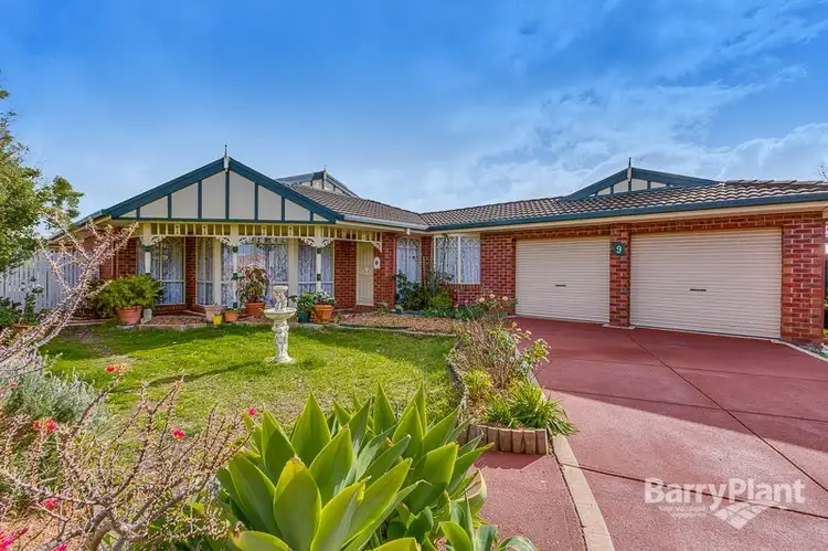 9 Mallard Close, Hillside VIC 3037