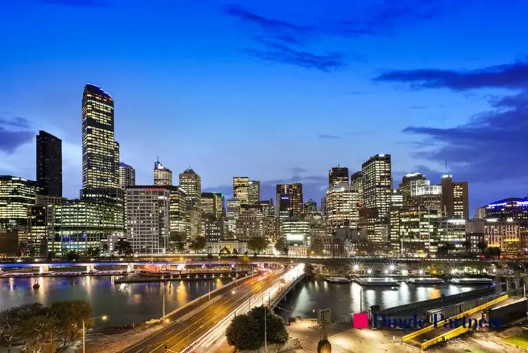 1 Queensbridge Square