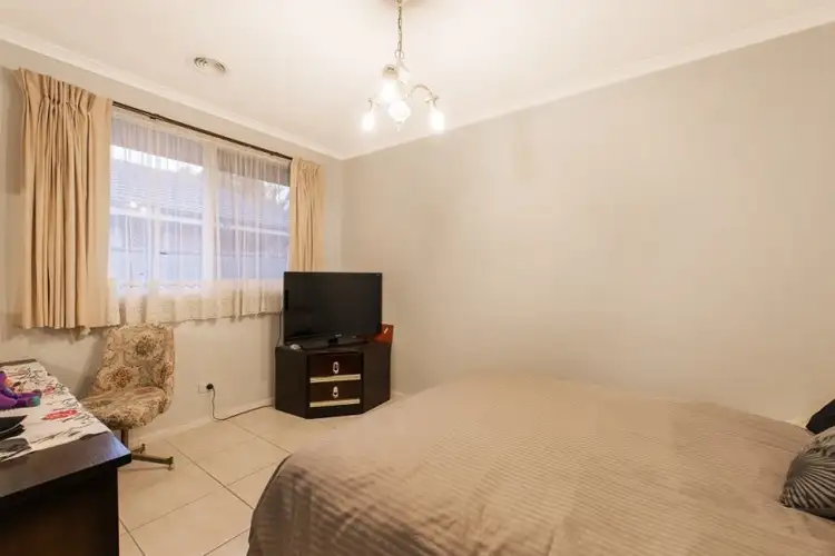 Sixth view of Homely house listing, 5 Lesdon Avenue, Cranbourne VIC 3977