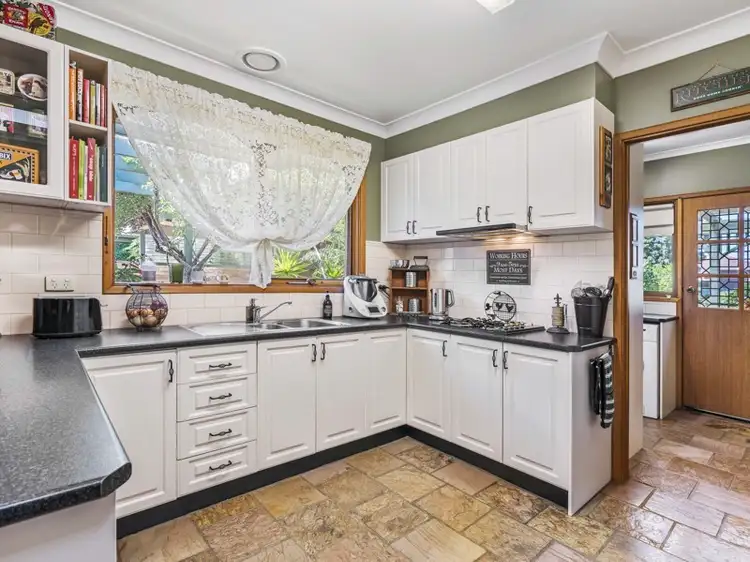 Second view of Homely house listing, 6 Lockhart Court, Hoppers Crossing VIC 3029