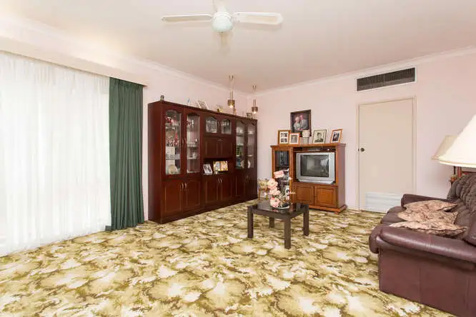 Fifth view of Homely house listing, 4 Ash Court, Red Cliffs VIC 3496