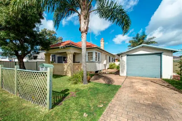 27 Thompson Street, Belmont South NSW 2280