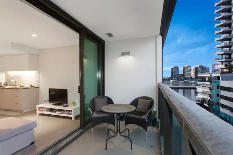 6H/8 Waterside Place, Docklands VIC 3008