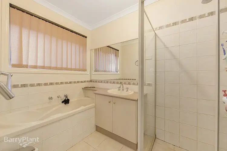 Seventh view of Homely house listing, 5 Daventry Court, Berwick VIC 3806