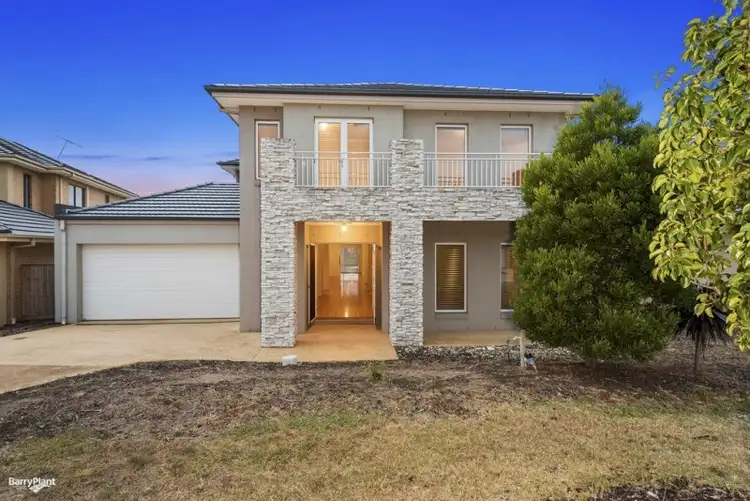 30 Watersedge Cove, Sanctuary Lakes VIC 3030