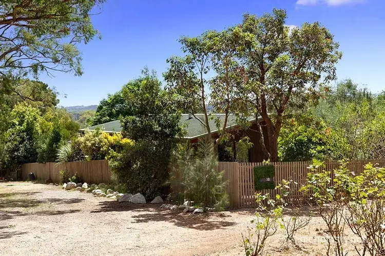 18 Baynes Road, Red Hill South VIC 3937